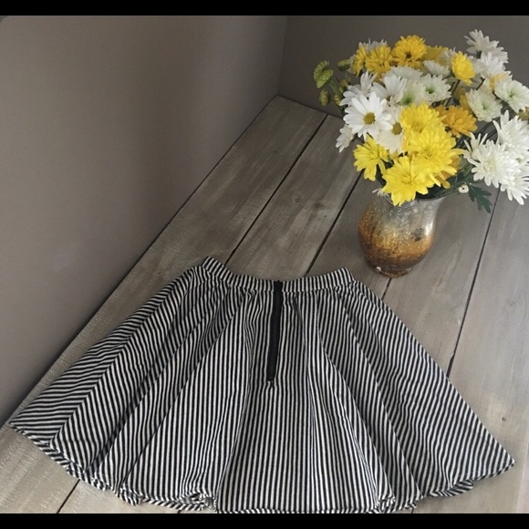 Lucca Couture Striped Skirt EXCELLENT CONDITION - Picture 4 of 8